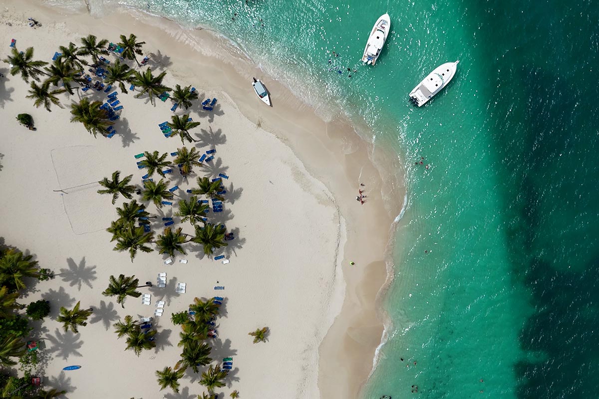 Cayo Levantado - Flora Tours